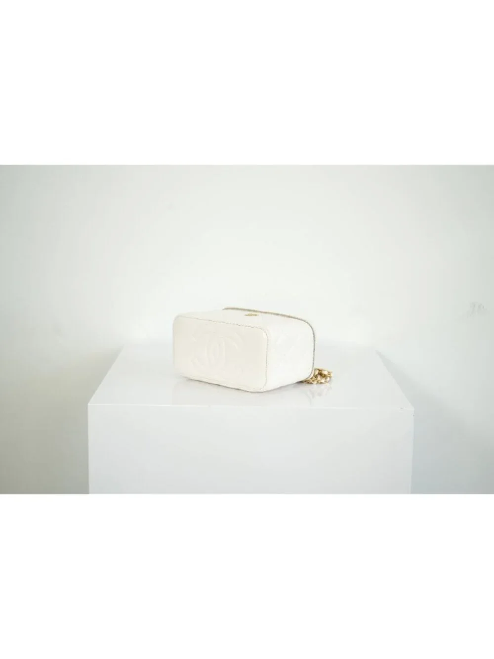 Chanel White Quilted Lambskin Leather Vanity with Dust Bag